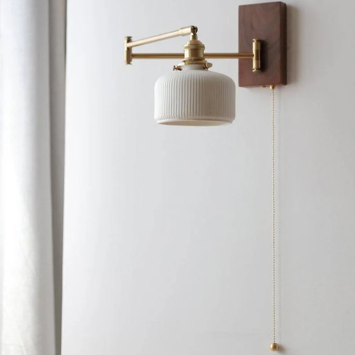 Moderne Holzwandlampe