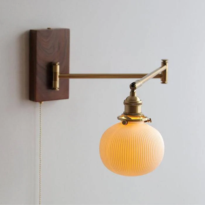 Moderne Holzwandlampe