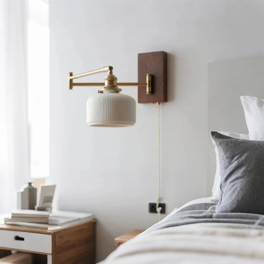 Moderne Holzwandlampe