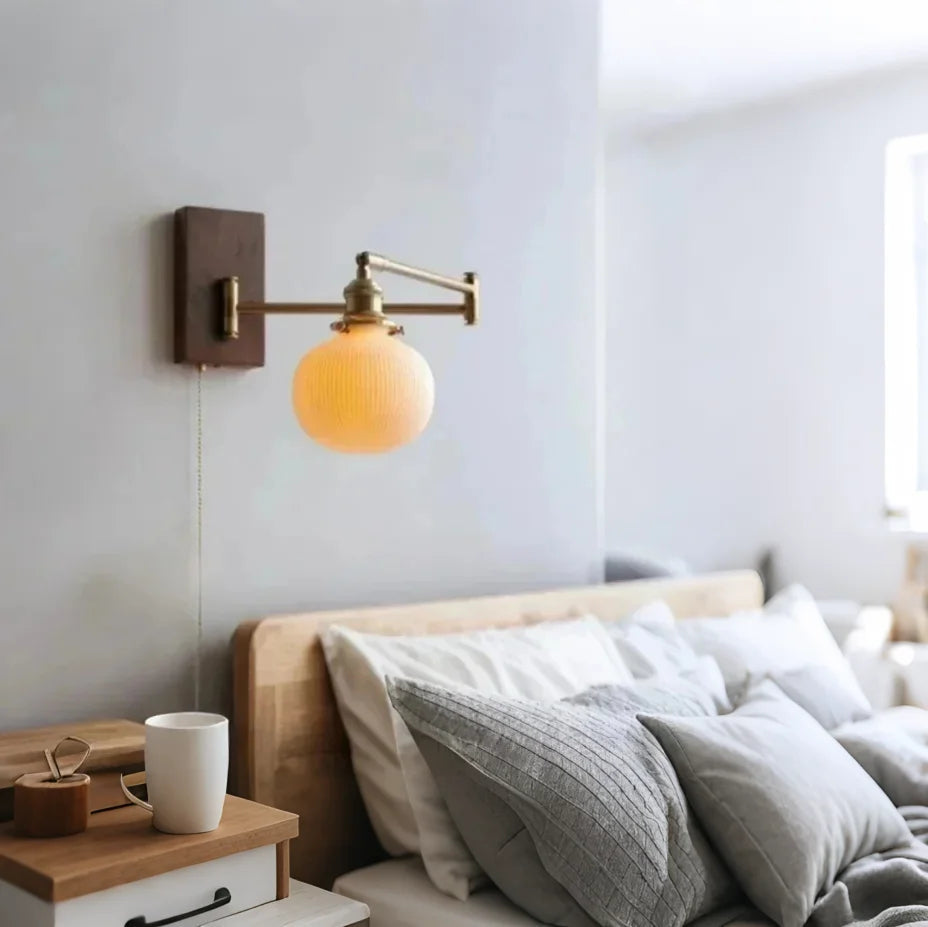 Moderne Holzwandlampe