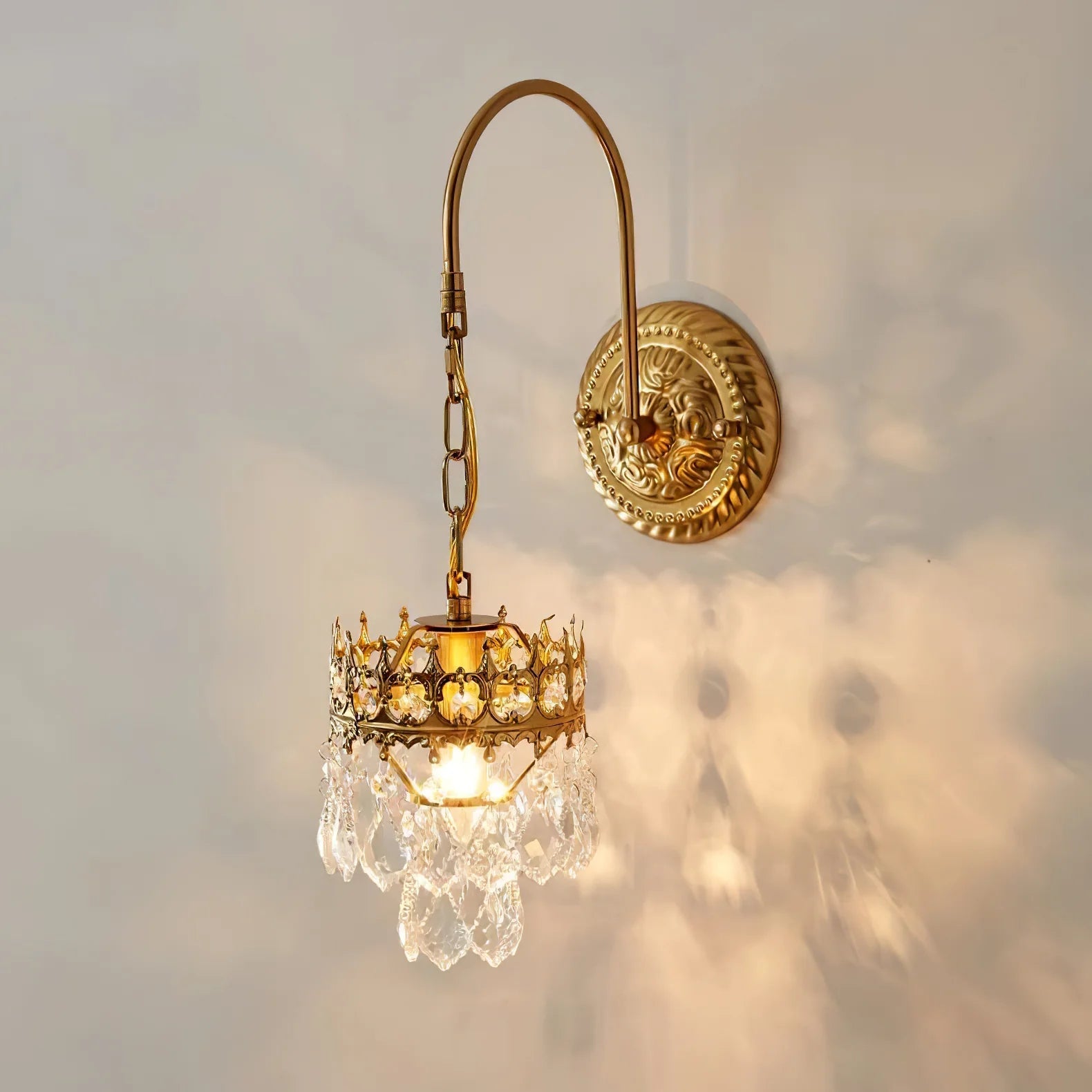 Klassische Kristall Wandleuchte mit warmem LED-Licht