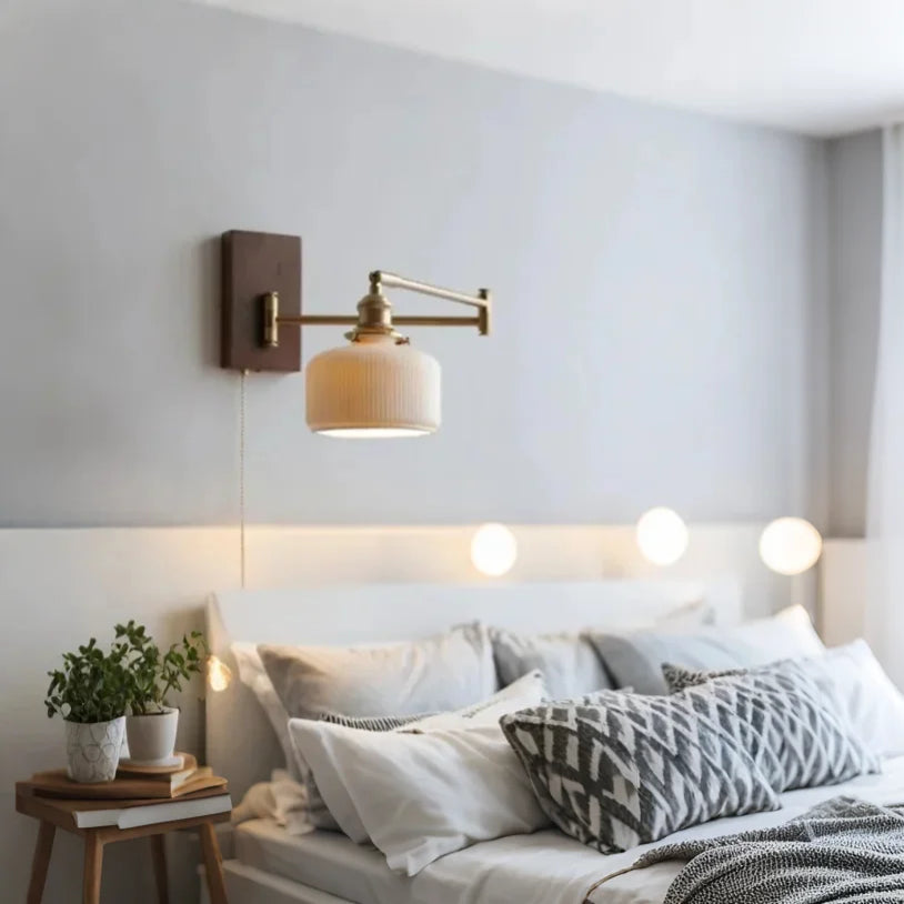 Moderne Holzwandlampe