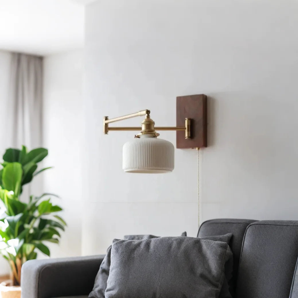 Moderne Holzwandlampe