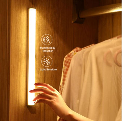 LumiSense Bar – Drahtlose LED-Leuchtenarmatur mit Bewegungssensor & USB/AAA-Stromversorgung