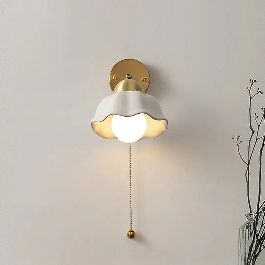 Einfache mittelalterliche Keramik -Nachtwandlampe