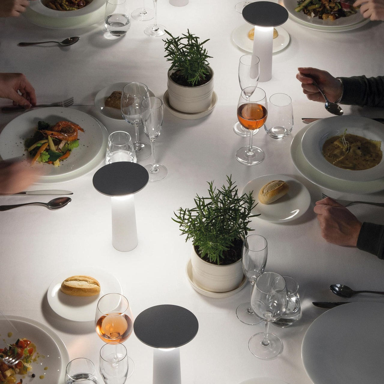 360° drehbare Tischleuchte