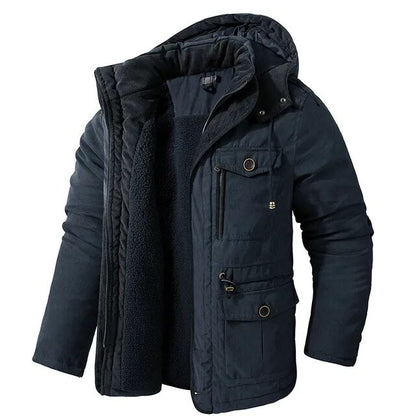 Gefütterte Herren-Winterjacke mit Kapuze und funktionalen Taschen