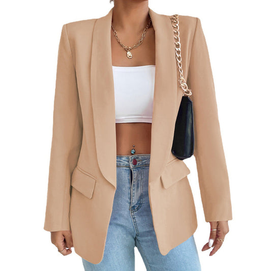 Zeitloser Damenblazer mit eleganter Silhouette und klarer Linienführung