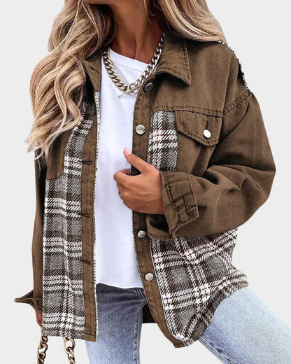 Damen Jeansjacke im modernen Patchwork-Stil mit Karodetails