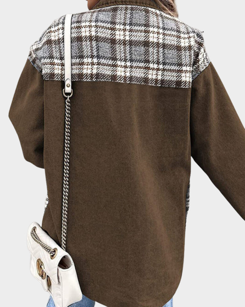 Damen Jeansjacke im modernen Patchwork-Stil mit Karodetails
