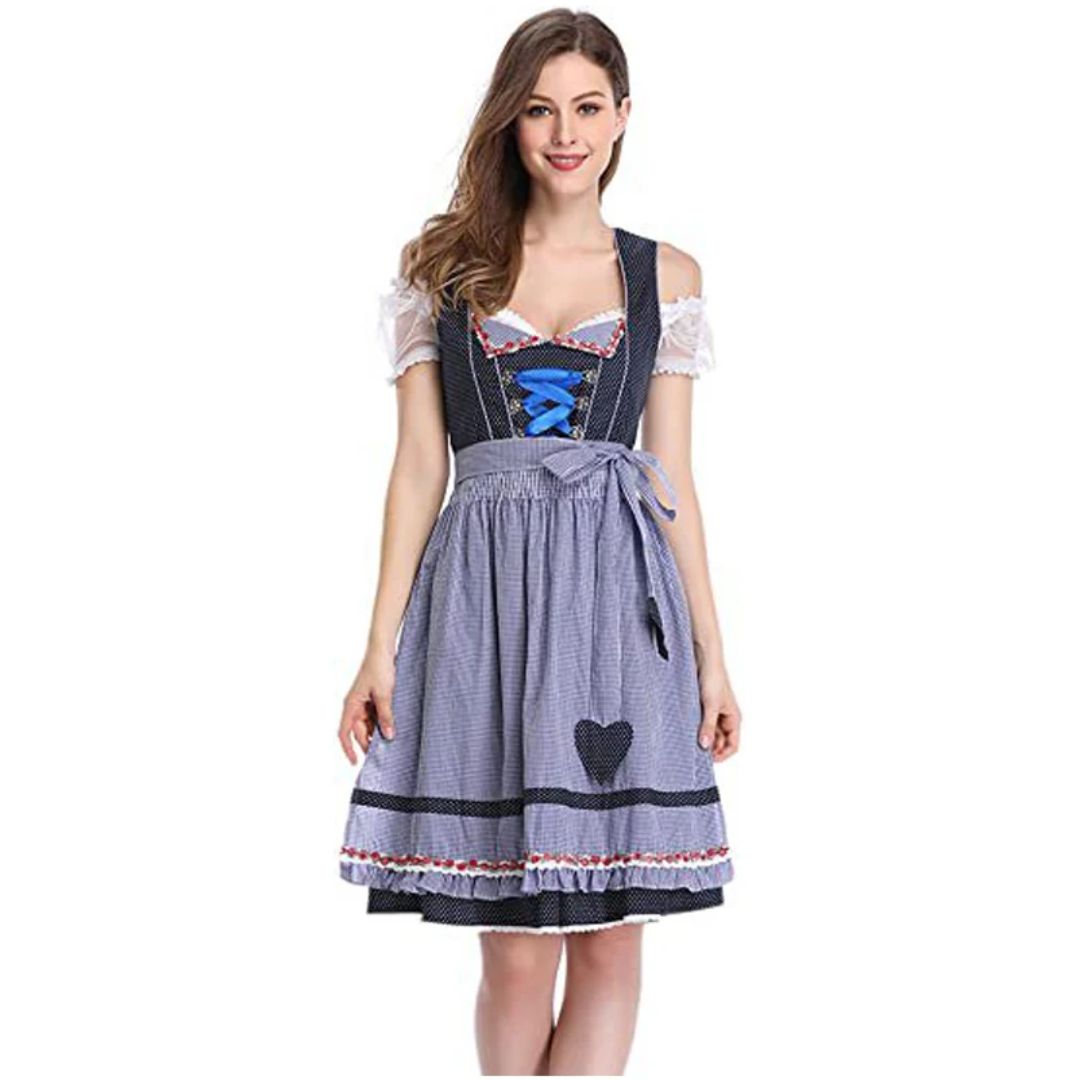 Zeitloses Dirndl im traditionellen Oktoberfest-Stil