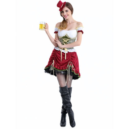 Verführerisches Dirndlkleid im Trachtenstil