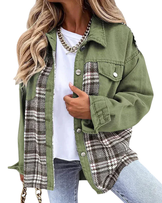 Damen Jeansjacke im modernen Patchwork-Stil mit Karodetails