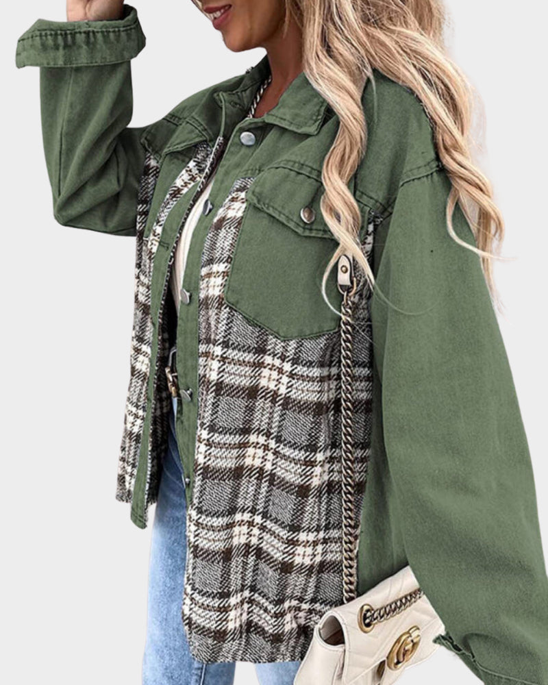 Damen Jeansjacke im modernen Patchwork-Stil mit Karodetails