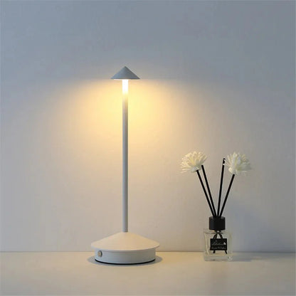 LED-Pfeilkopf-Tischlampe kabellos mit Touchfunktion