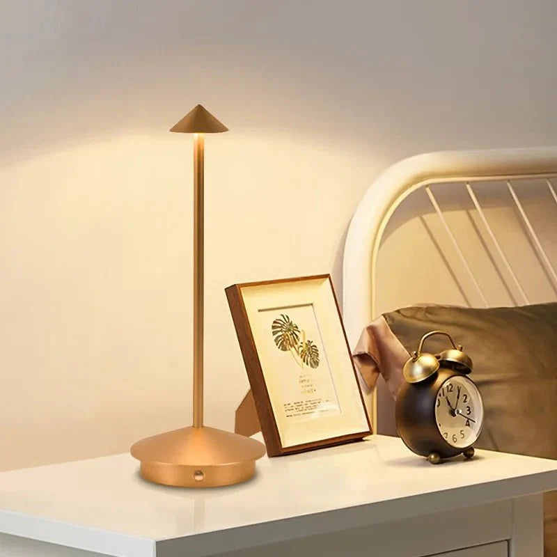 LED-Pfeilkopf-Tischlampe kabellos mit Touchfunktion