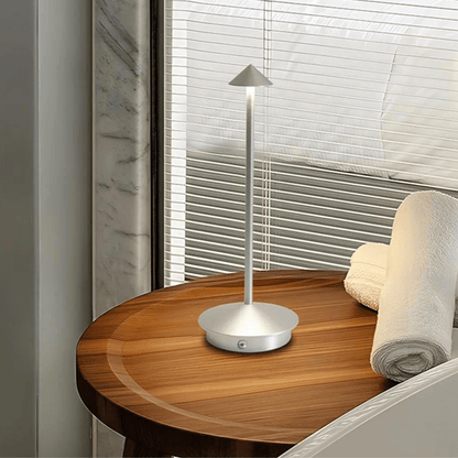 LED-Pfeilkopf-Tischlampe kabellos mit Touchfunktion
