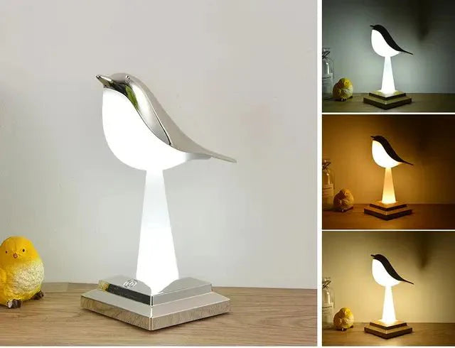 Kabellose LED-Tischlampe in Vogeloptik aus Holz mit warmem Licht