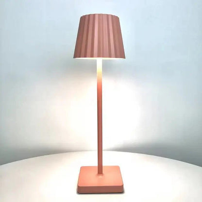 Kabellose LED-Tischlampe mit Faltenlampenschirm