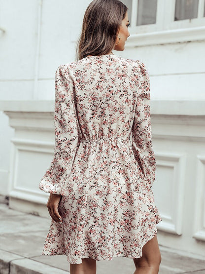 Romantisches Minikleid mit Blumenmuster