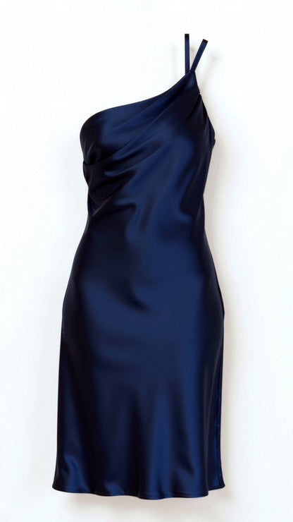 Elegantes Satin-Trägerkleid – Zeitlose Schönheit für besondere Anlässe