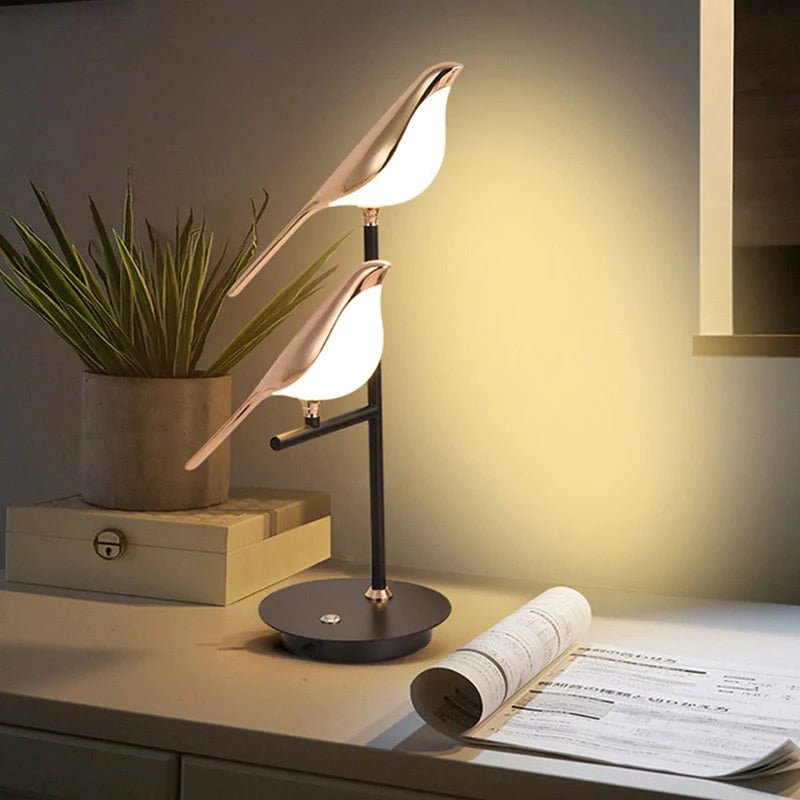Kabellose LED-Tischlampe mit doppelt vogelähnlichem Design und warmem Licht