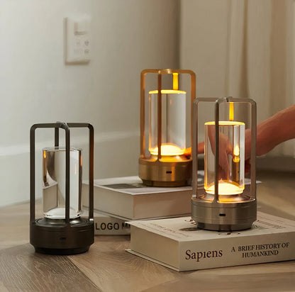 Dimmbare Tischlampe mit handpoliertem Kristallglas