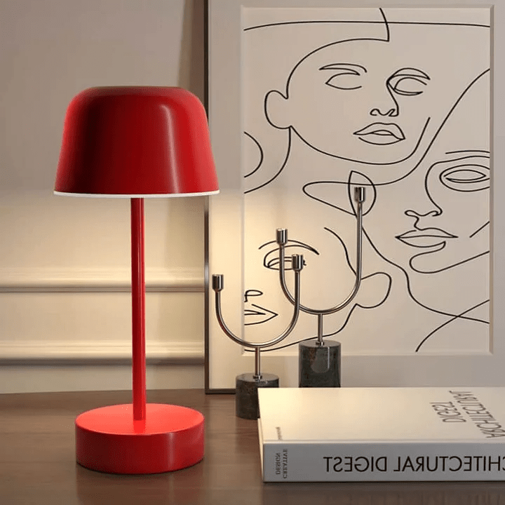 Kabellose LED-Tischlampe mit rundem Schirm und Metallfuß