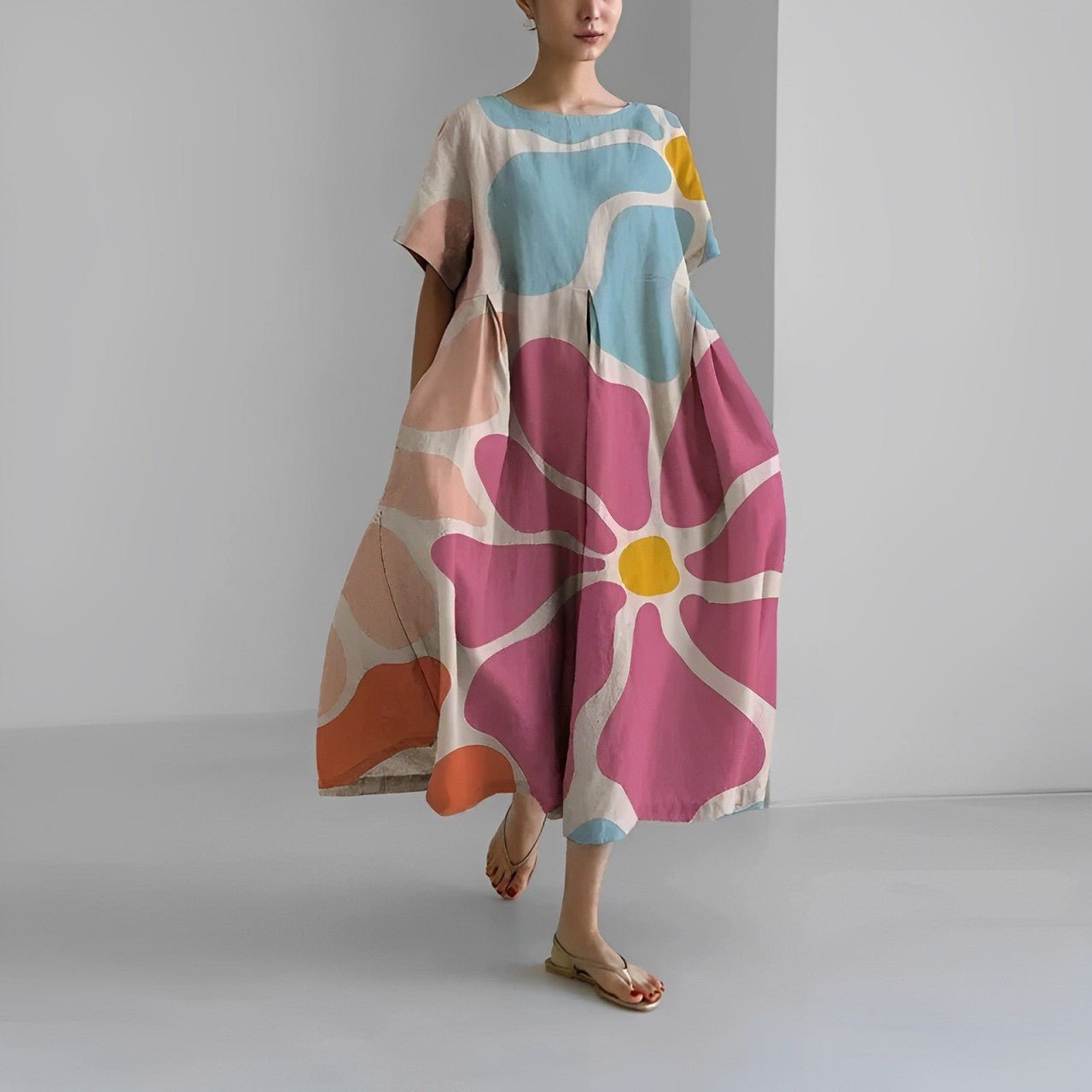 Locker geschnittenes Midikleid mit farbenfrohem Blumenprint