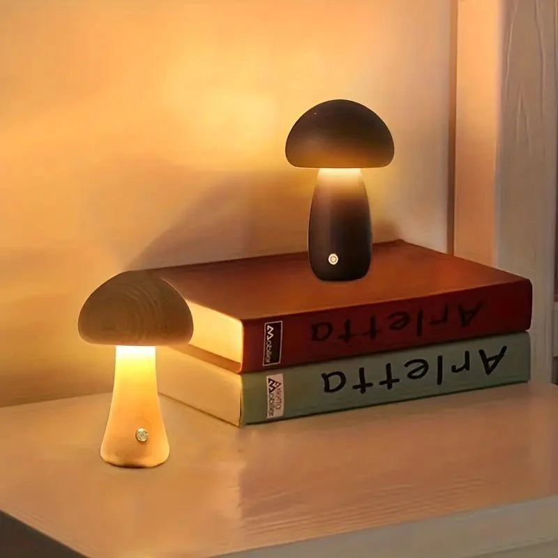 Kabellose Pilzform-Tischlampe aus Holz mit warmem LED-Licht