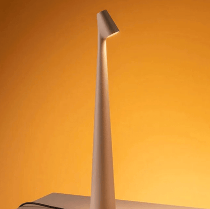 Minimalistische dimmbare Tischleuchte mit Touch in modernem Design