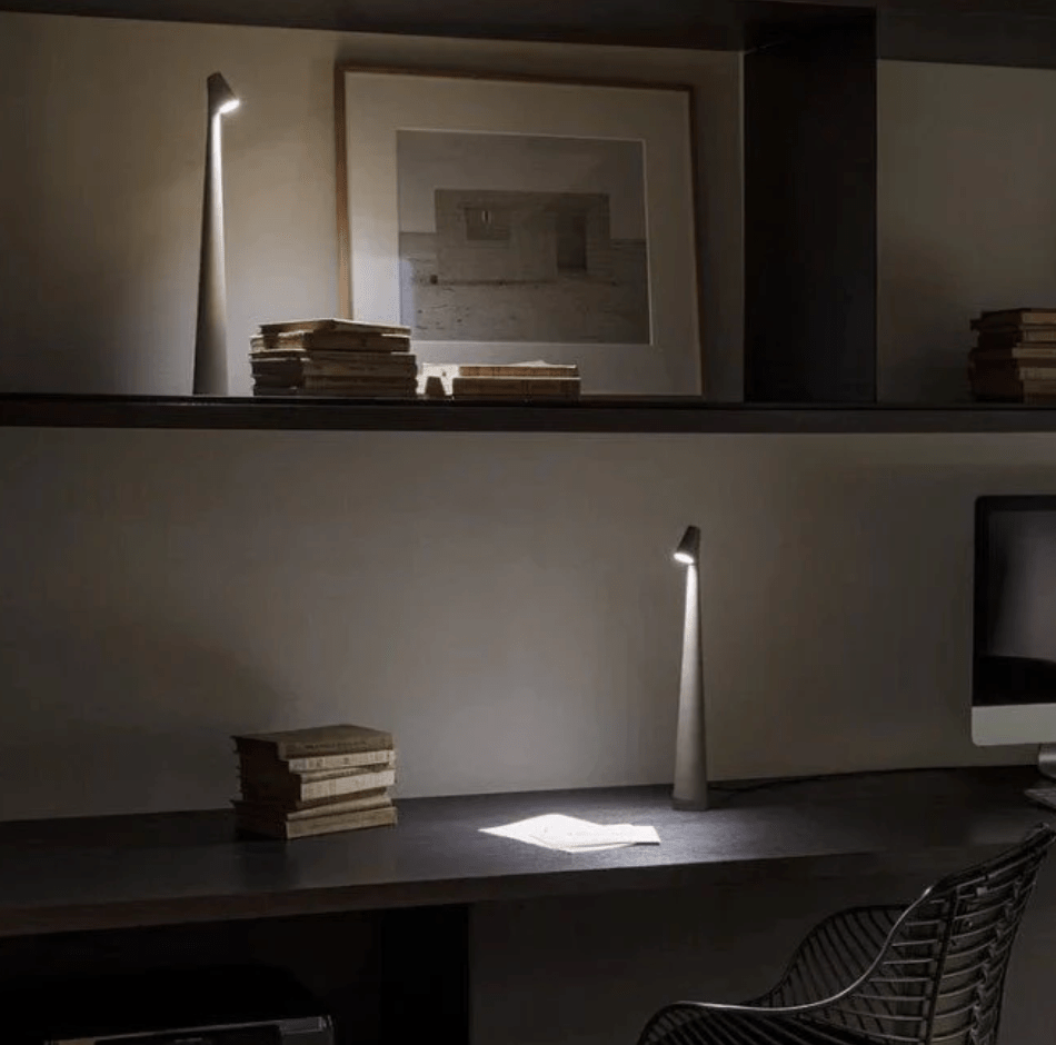 Minimalistische dimmbare Tischleuchte mit Touch in modernem Design