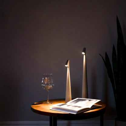 Minimalistische dimmbare Tischleuchte mit Touch in modernem Design