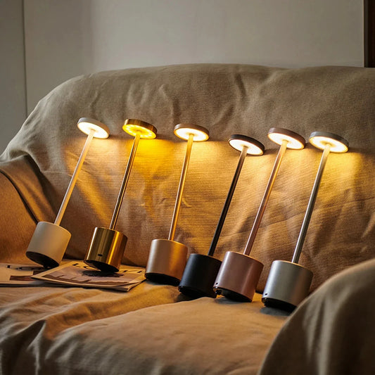 Kabellose LED-Tischlampe mit Touch-Funktion und schlankem Aluminiumkörper