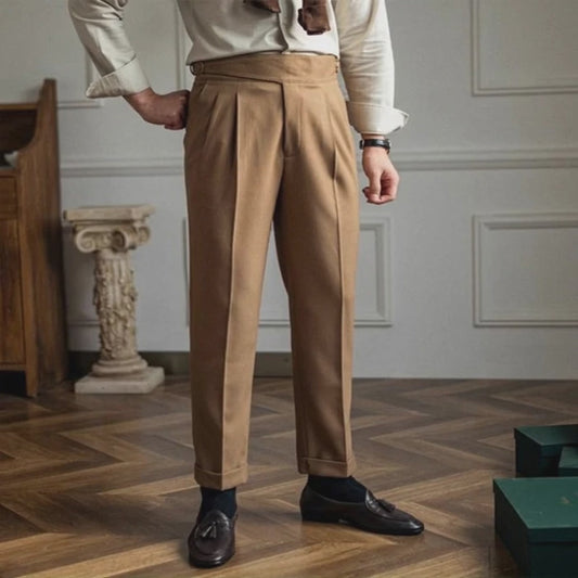 Herren Anzughose mit hohem Bund und schmalem geradem Bein im britischen Stil